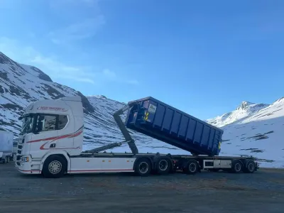 Krokløft med container i høyfjellet